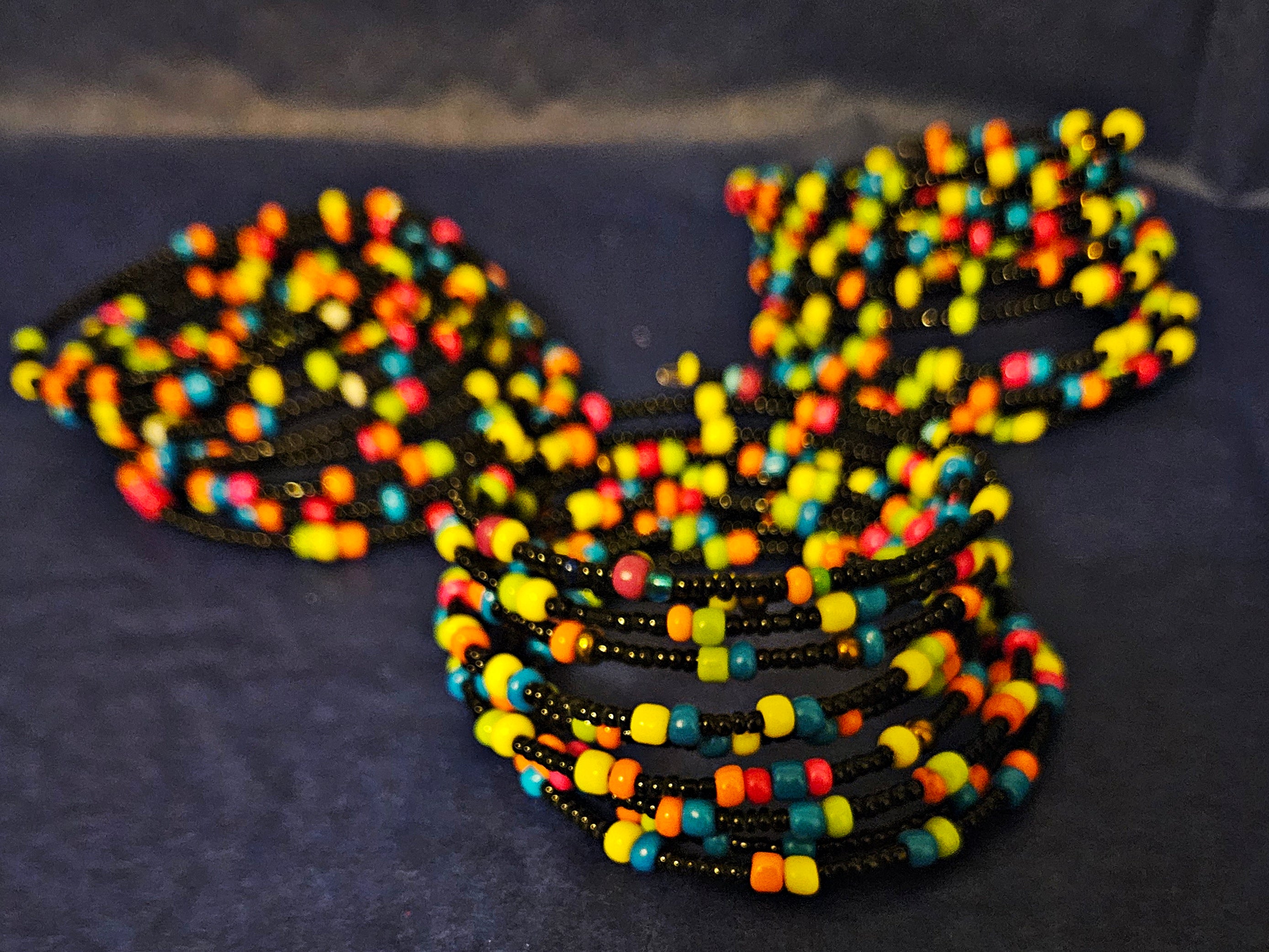 Maasaiarmbånd, bredt