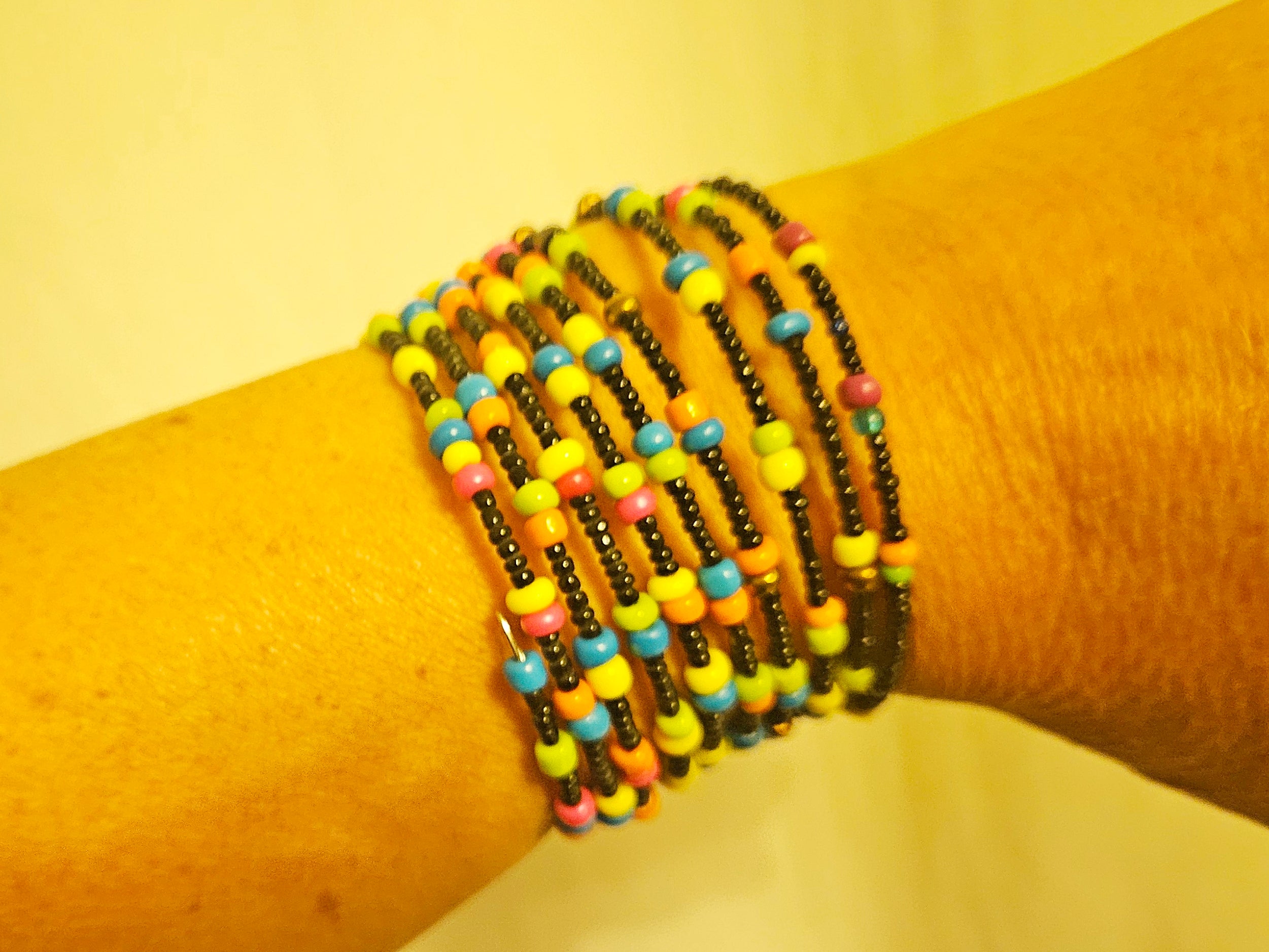 Maasaiarmbånd, bredt