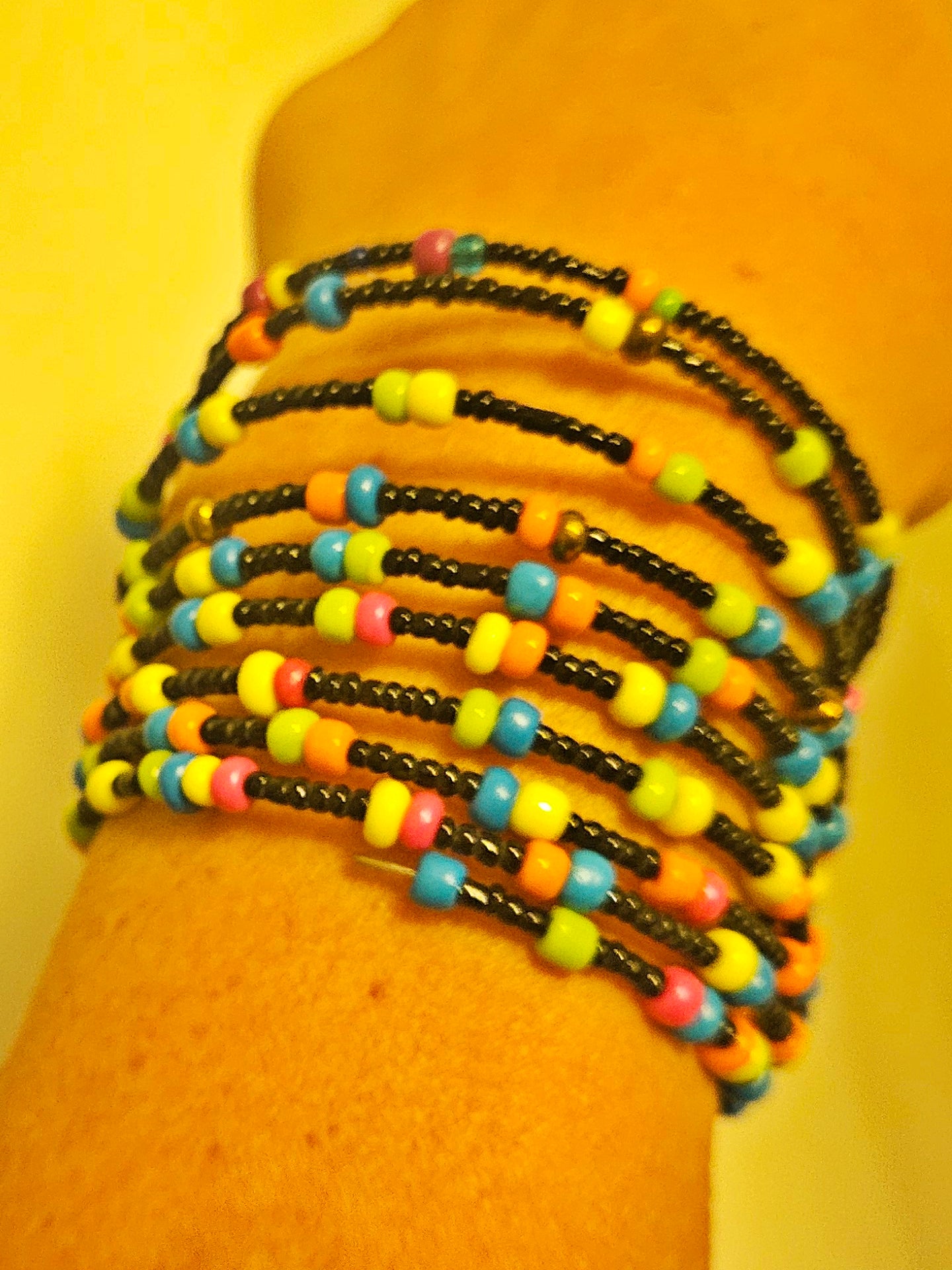 Maasaiarmbånd, bredt