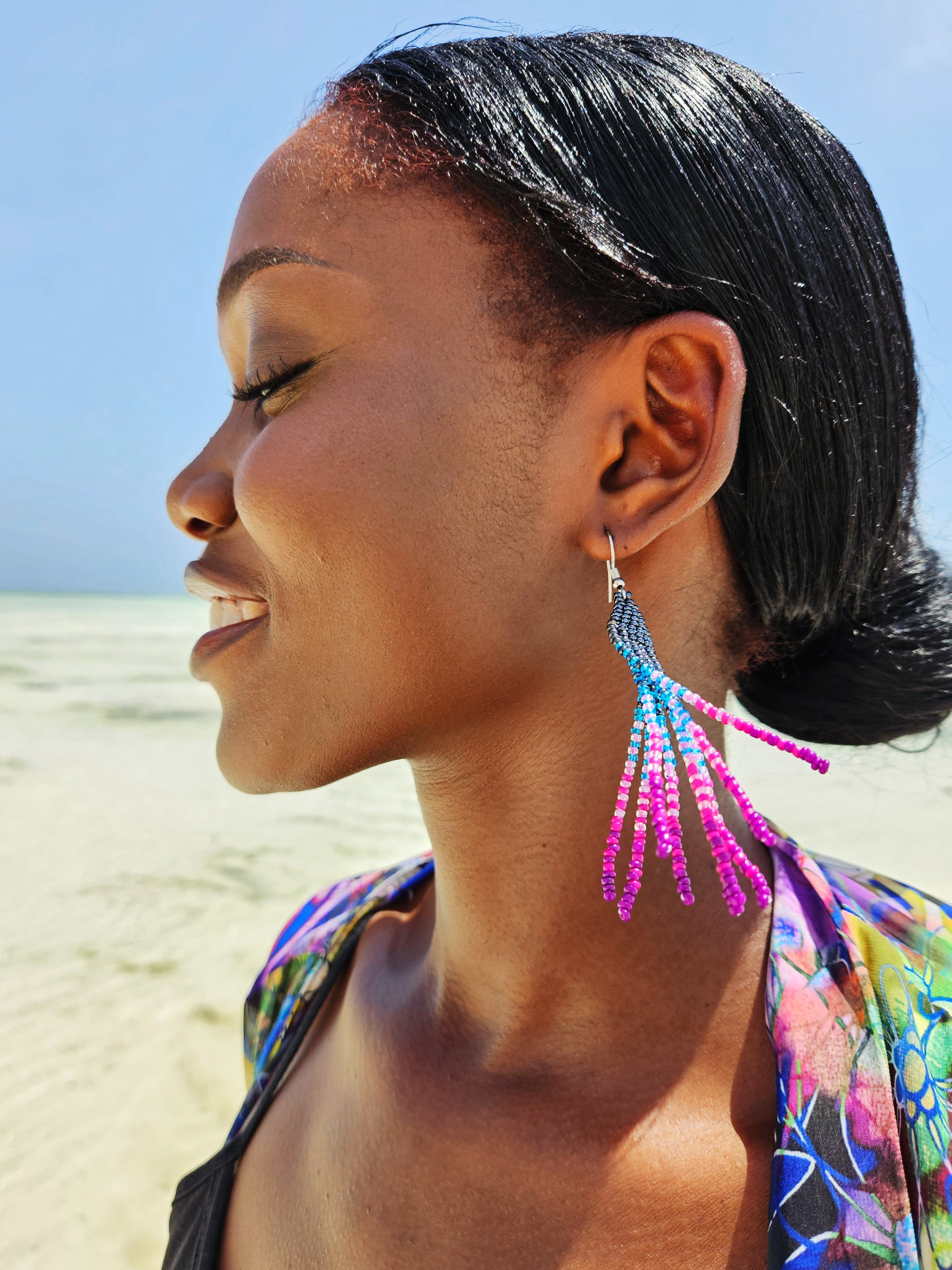 Mermaid Tails - Øreanheng i rosa, turkis og sort