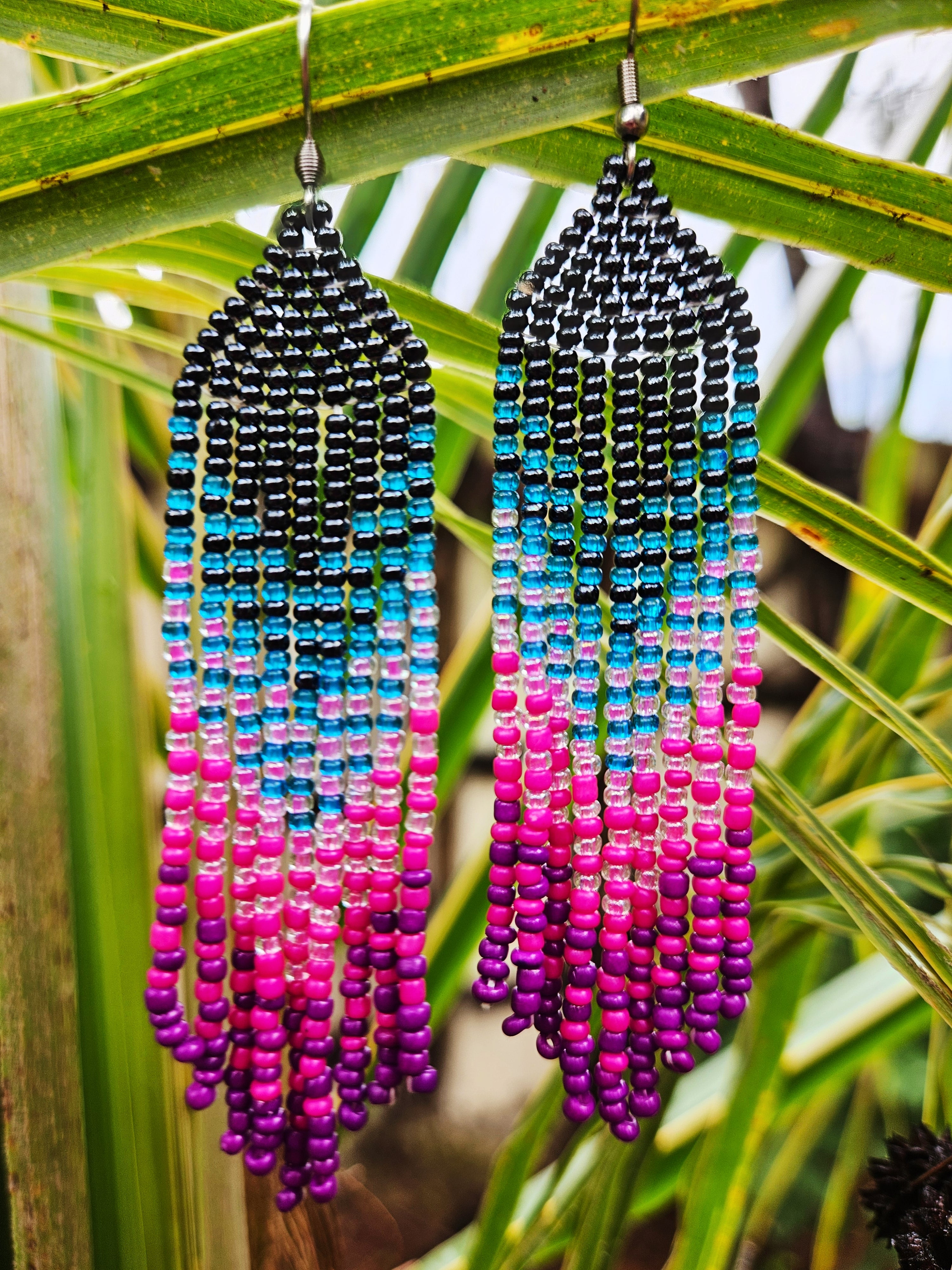 Mermaid Tails - Øreanheng i rosa, turkis og sort