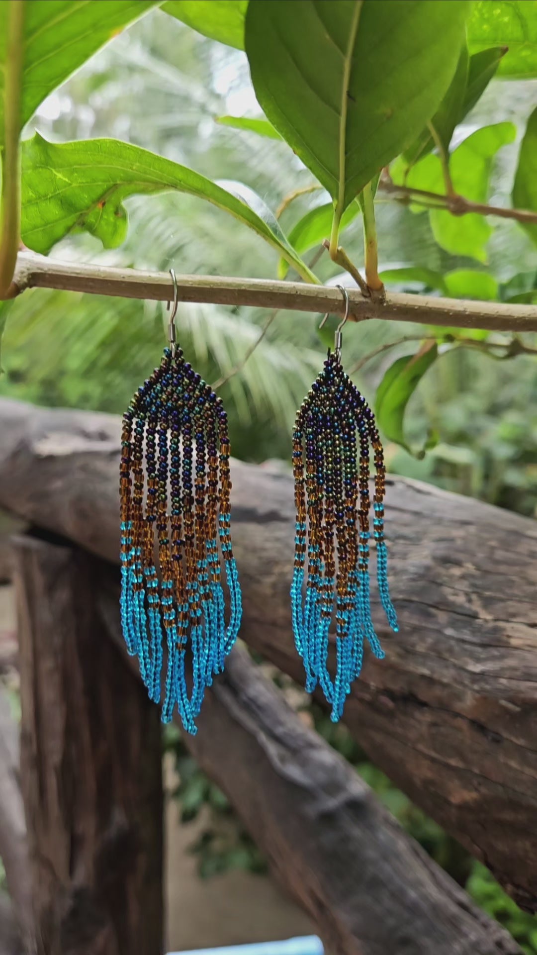 Mermaid Tails - Øreanheng i turkis, gull og sort